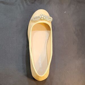 BRAND NEW WELLSFOUNTN RHINESTONE BOWNOT ROUND TOE FLAT G1